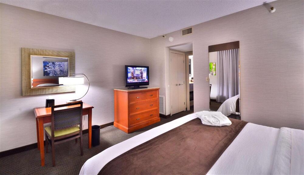 Foto de una habitación de Hotel Embassy Suites by Hilton Denver Central Park