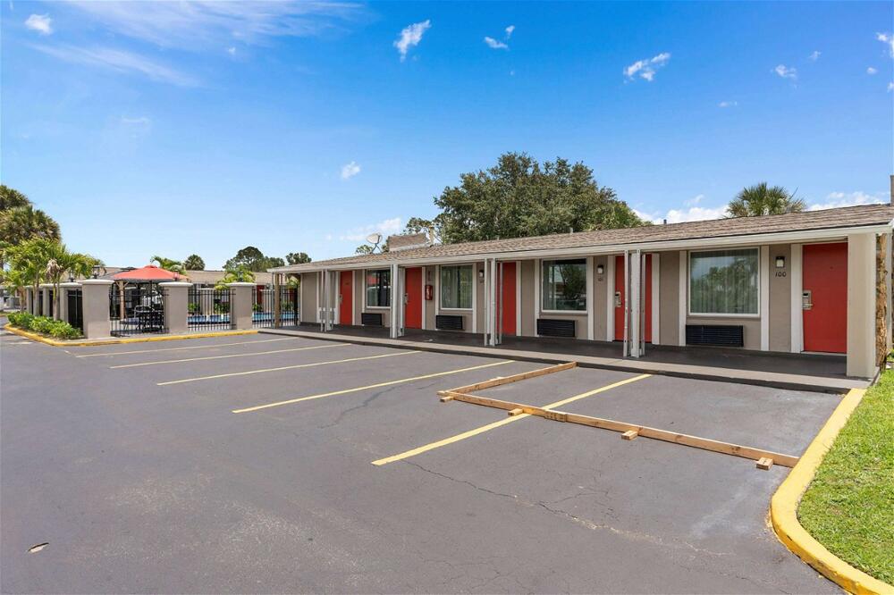 Foto de los servicios de Hotel Super 8 by Wyndham Kissimmee-Orlando