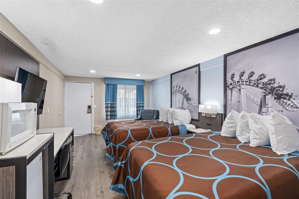 Foto de los servicios de Hotel Super 8 by Wyndham Kissimmee-Orlando