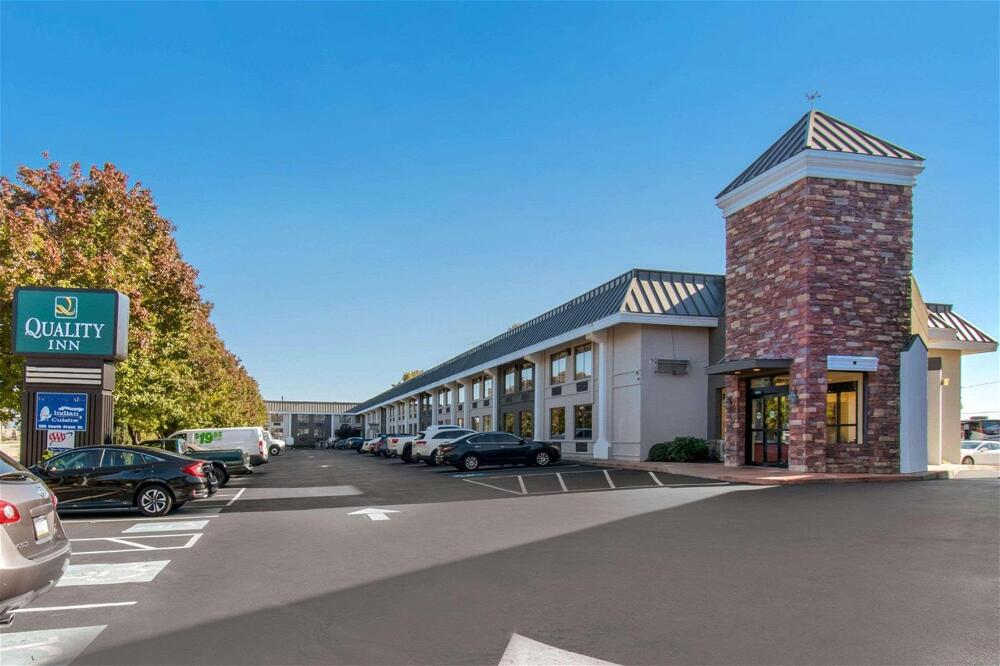 Foto del exterior de Hotel Quality Inn Riverfront