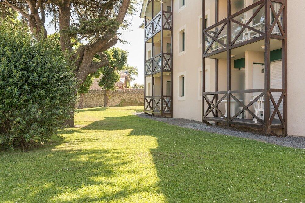 Foto del exterior de Pierre &amp;amp; Vacances Résidence Ty Mat