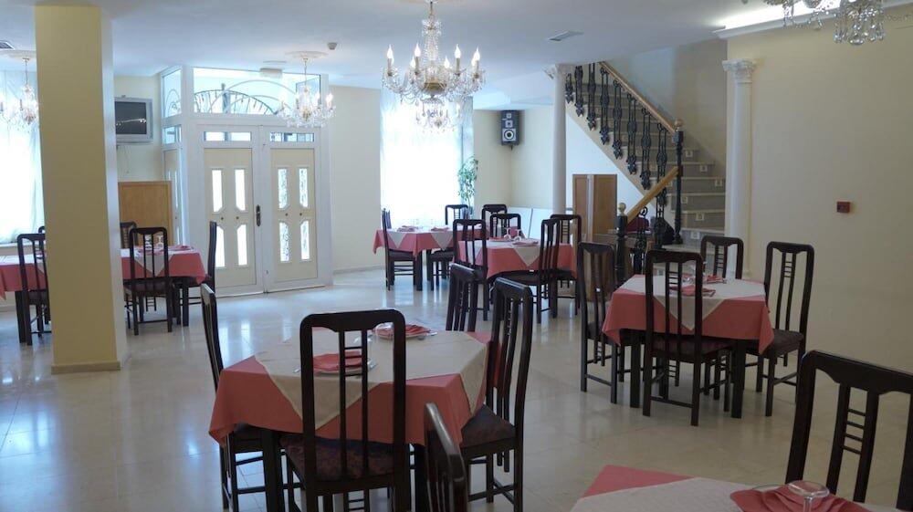 Foto de restauración de Hotel Larry