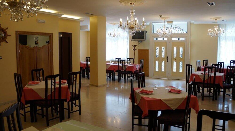 Foto de restauración de Hotel Larry