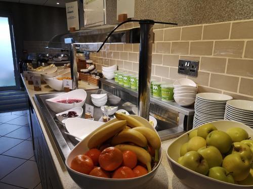 Foto de restauración de Holiday Inn Express Canterbury, an IHG Hotel