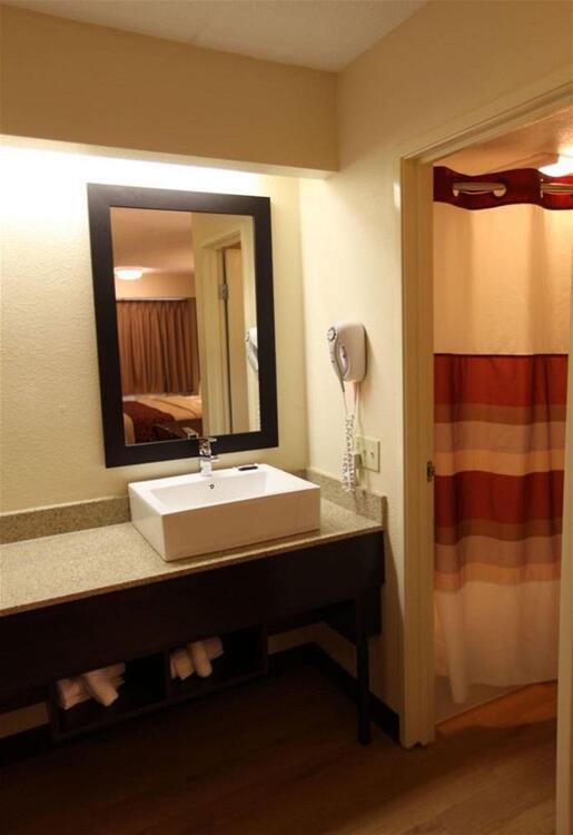 Foto del baño de Hotel Red Roof Inn PLUS+ Washington DC - Alexandria