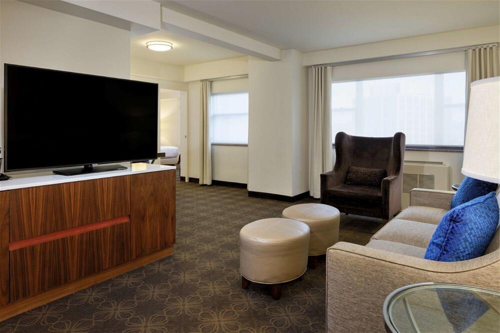Foto de una habitación de DoubleTree by Hilton Hotel &amp;amp; Suites Pittsburgh Downtown