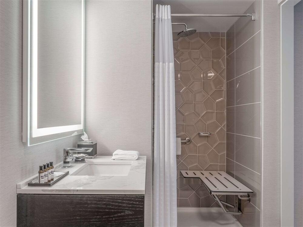 Bathroom – Hotel Hyatt Regency Deerfield