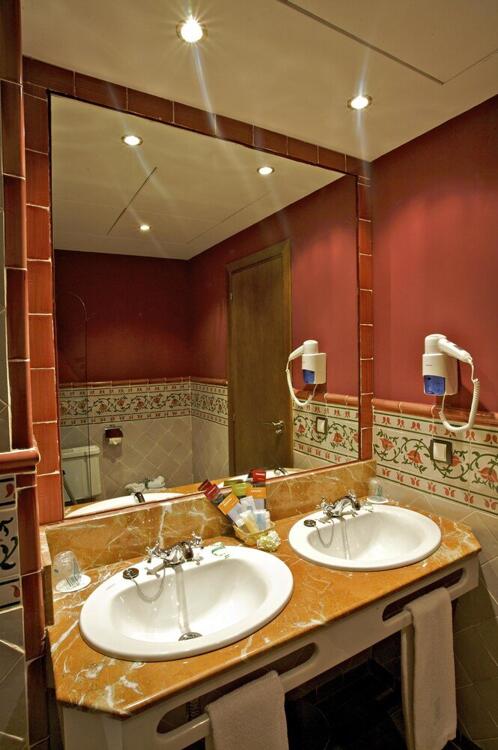 Foto del baño de Hotel Agora Juan de Austria