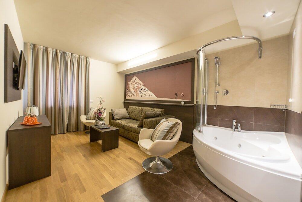 Foto de una habitación de HB Aosta Hotel &amp;amp; Balcony SPA