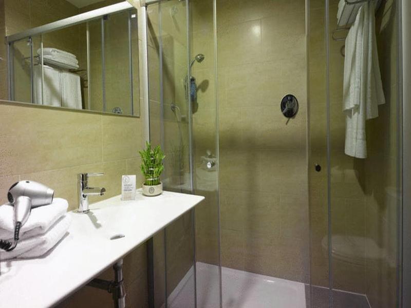 Foto general de B&amp;amp;B HOTEL Barcelona Rubí