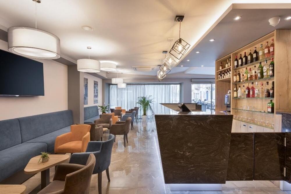 Foto de restauración de Azur Hotel by ST Hotels