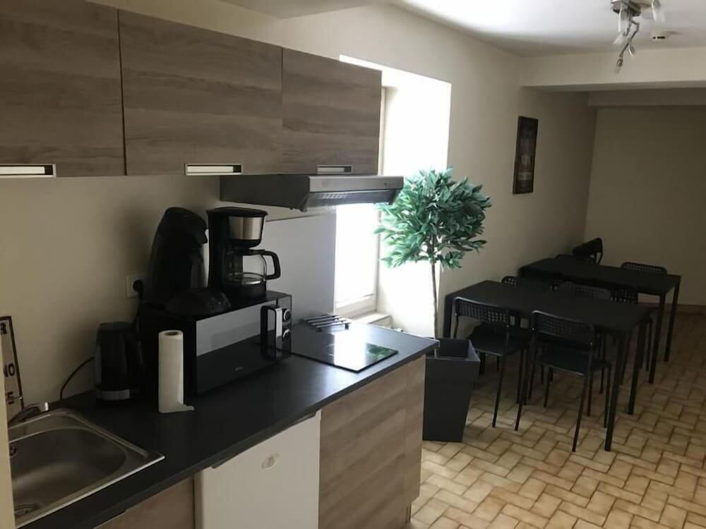 Foto de una habitación de Hôtel Le Cerizay