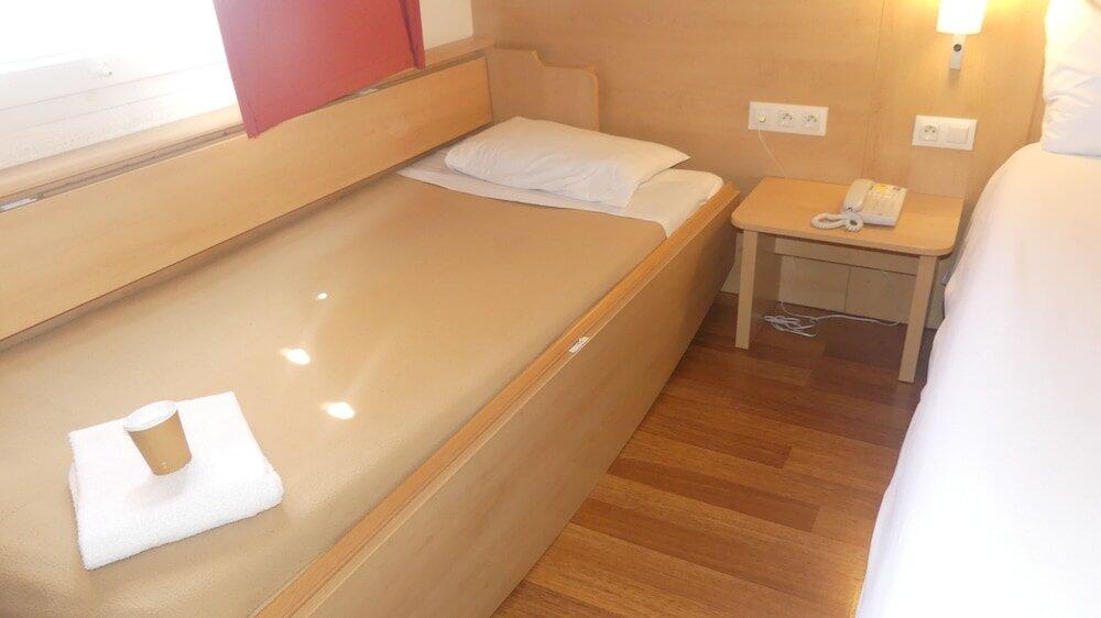 Foto de una habitación de Hotel ibis Istres Trigance