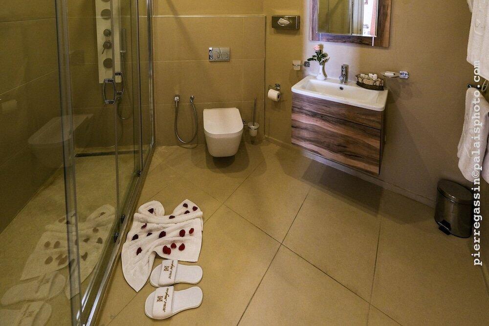 Foto del baño de Majestic Hotel