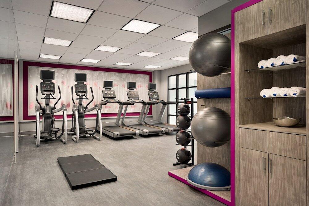 Foto de los servicios de Crowne Plaza Englewood, an IHG Hotel