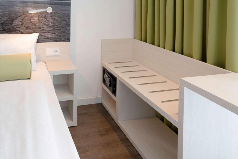 Foto de una habitación de Hotel Super 8 by Wyndham Dresden
