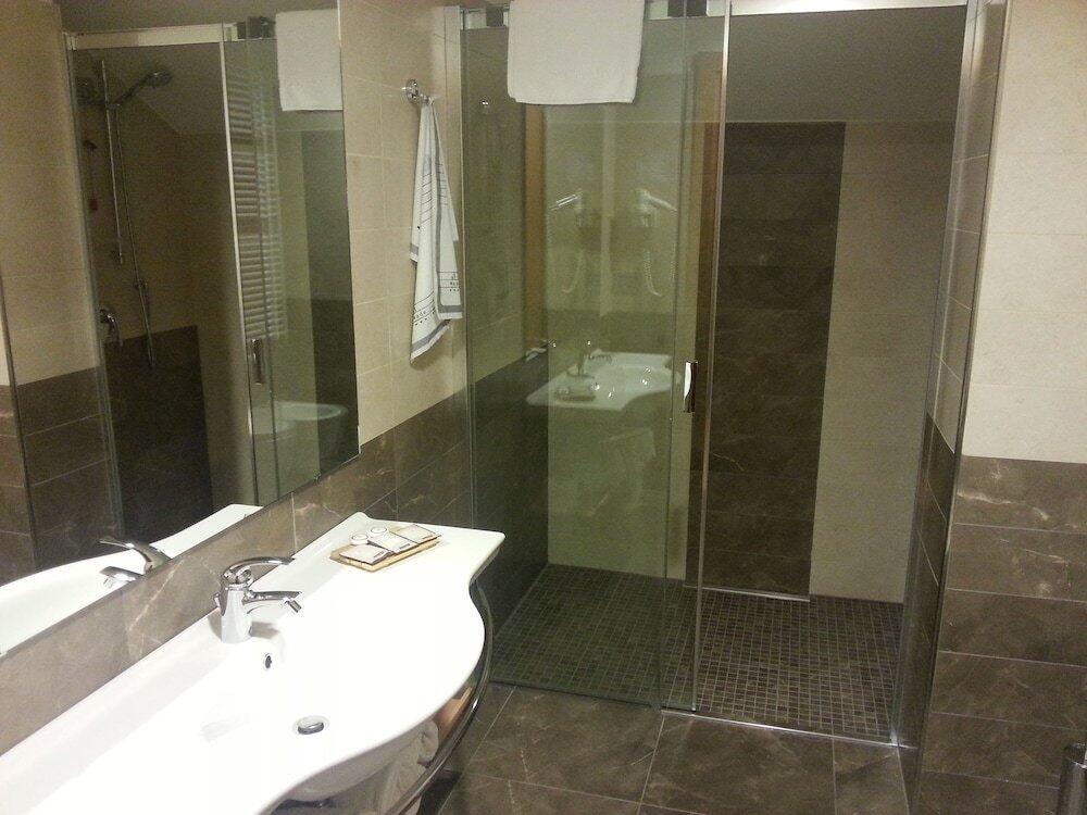 Foto del baño de Virginia Palace Hotel