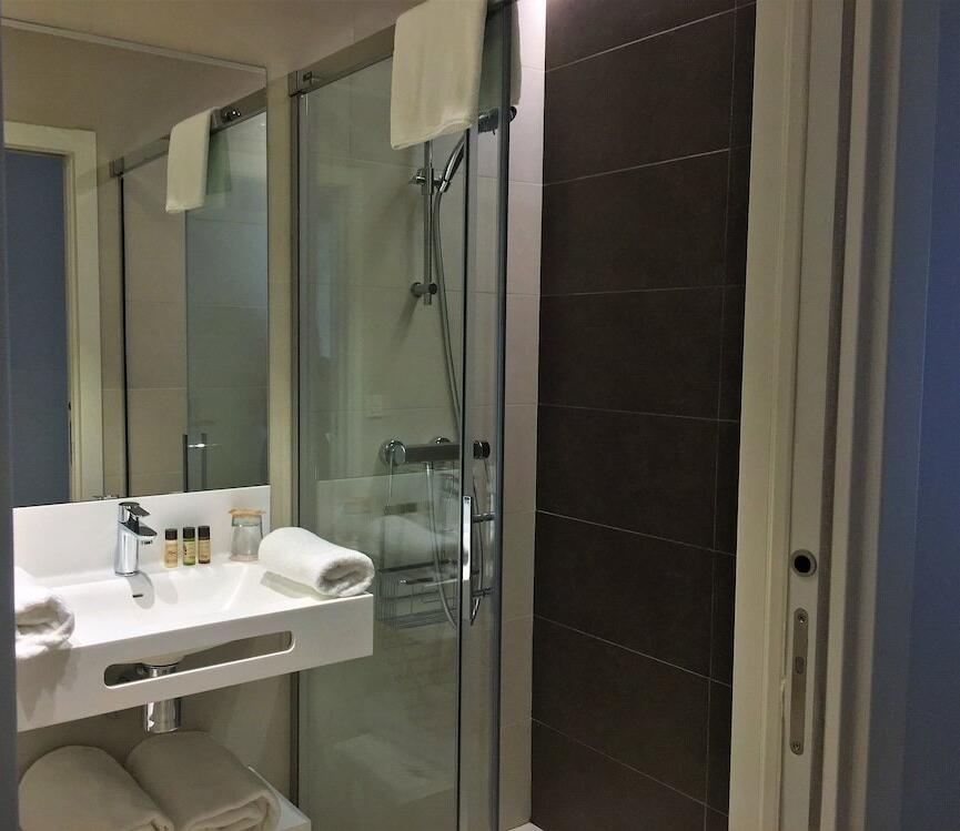 Foto del baño de Pensión Txingurri