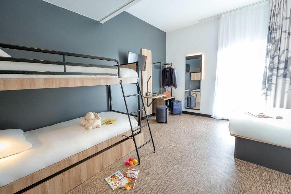 Foto de una habitación de B&amp;amp;B Hotel St Maxime Golfe De St Tropez