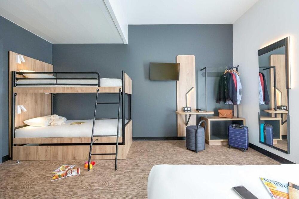 Foto de una habitación de B&amp;amp;B Hotel St Maxime Golfe De St Tropez