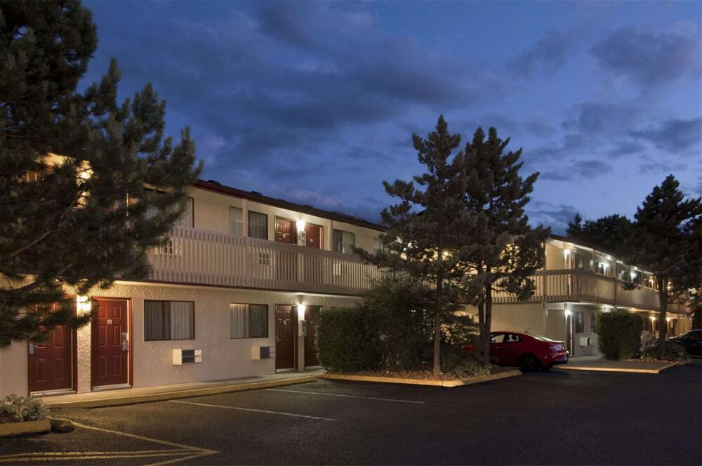 Foto del exterior de Hotel Travelodge by Wyndham Courtenay BC
