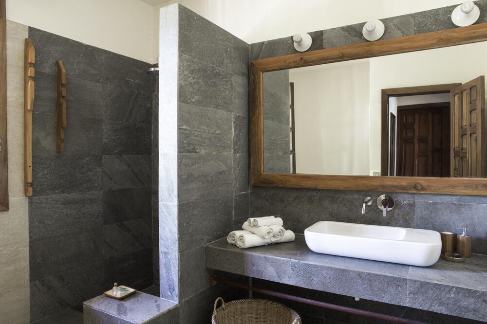 Bathroom – Corail Noir Hotel 4*