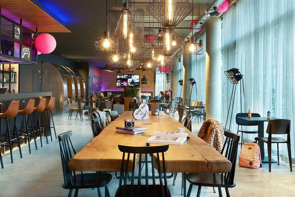 Foto de restauración de Hotel Moxy Paris Charles de Gaulle Airport
