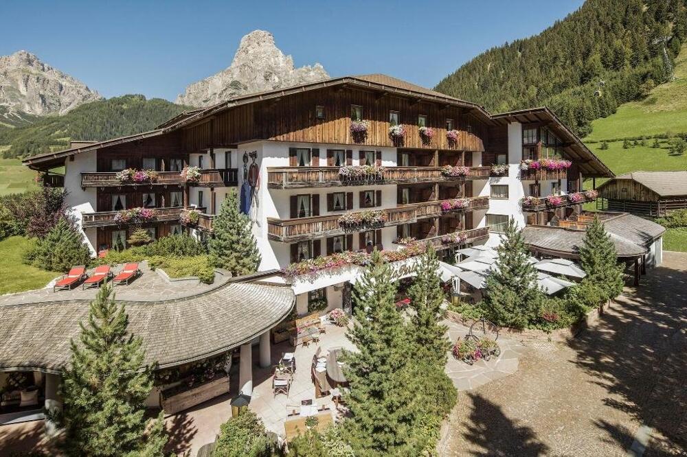 Foto general de Hotel La Perla: The Leading Hotels of the World