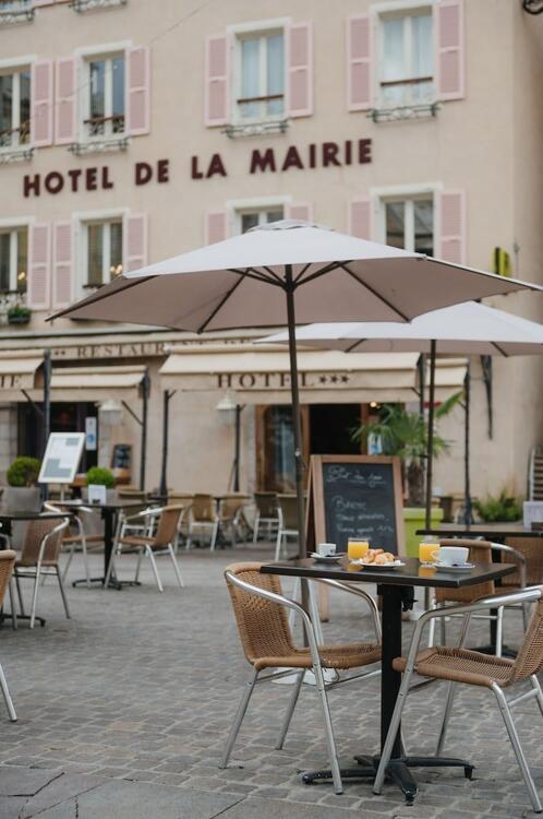 Foto de una habitación de Logis - Hotel De La Mairie