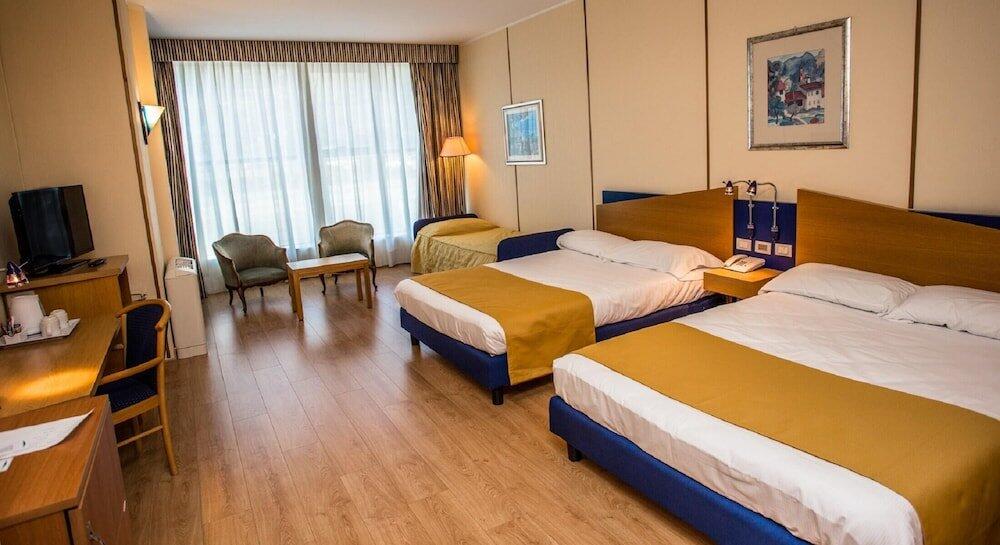 Foto de una habitación de Hotel Express Aosta East