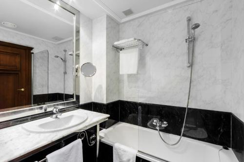 Foto del baño de Hotel Azofra