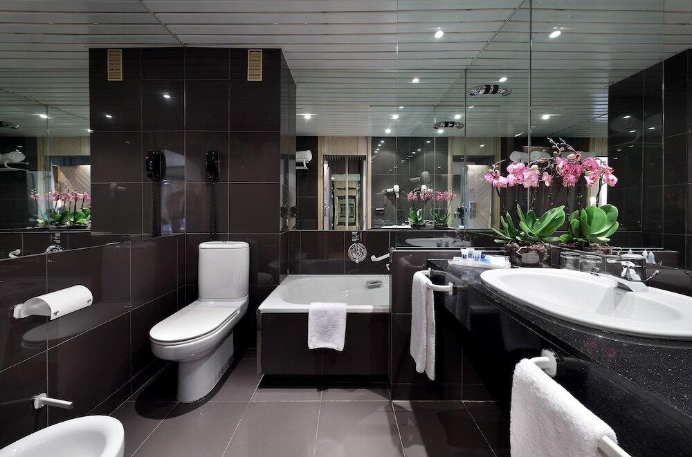 Foto del baño de Hotel Crisol Puerta de Burgos