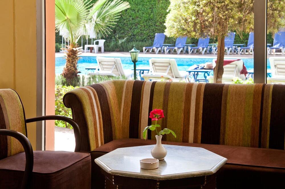 Foto de restauración de Chems Hotel