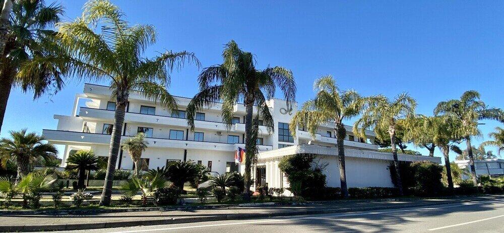 Foto del exterior de Hotel Clorinda