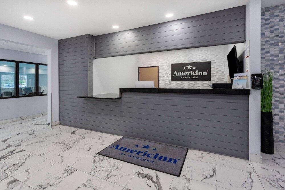 Foto de las zonas nobles de Hotel AmericInn by Wyndham Quincy