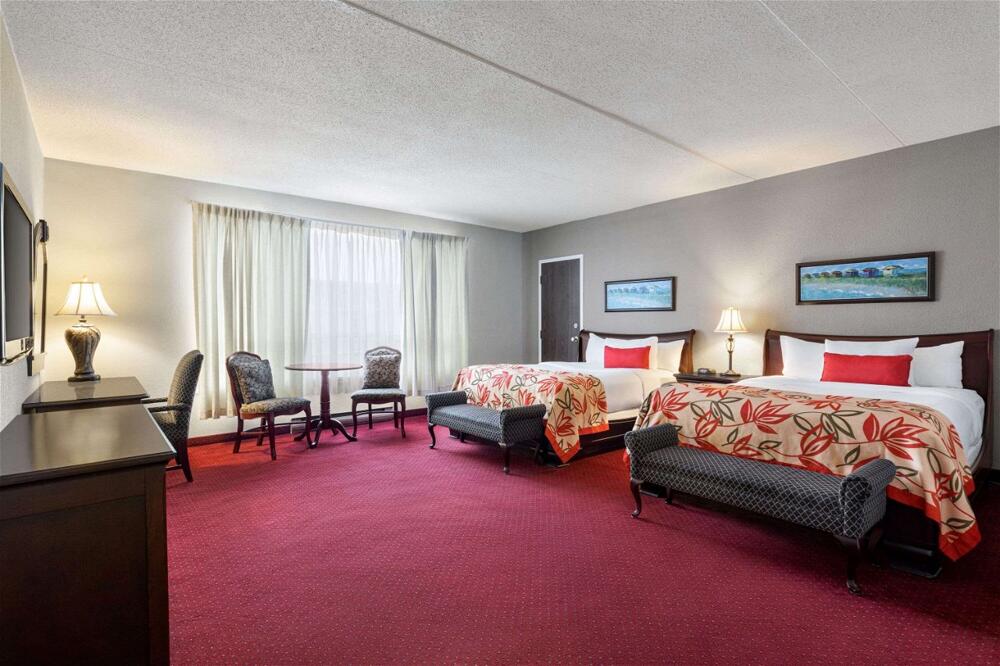 Foto de una habitación de Hotel Ramada by Wyndham Fredericton