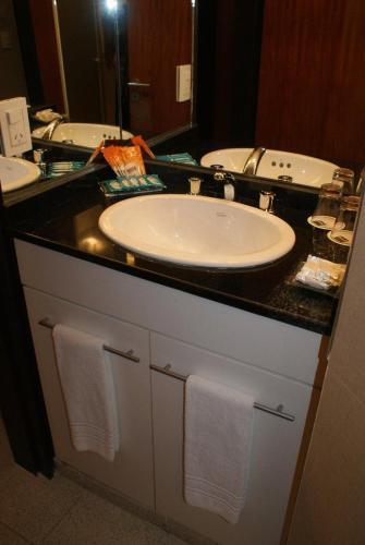 Foto del baño de Hotel Novum Suites