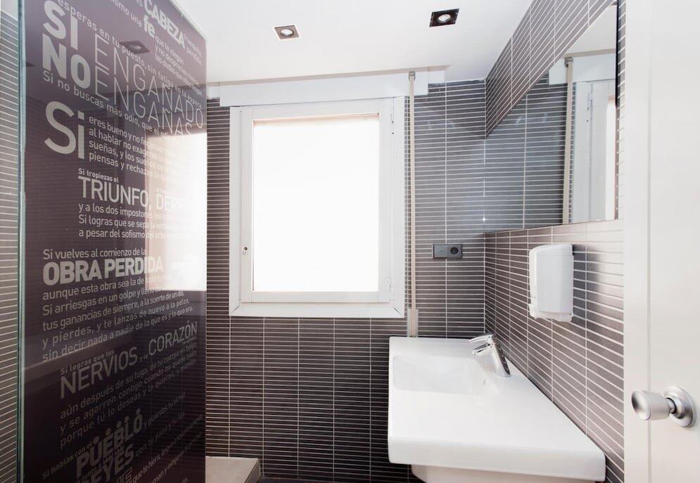 Foto del baño de Hostal Un Punto Chic-Joaquin Costa
