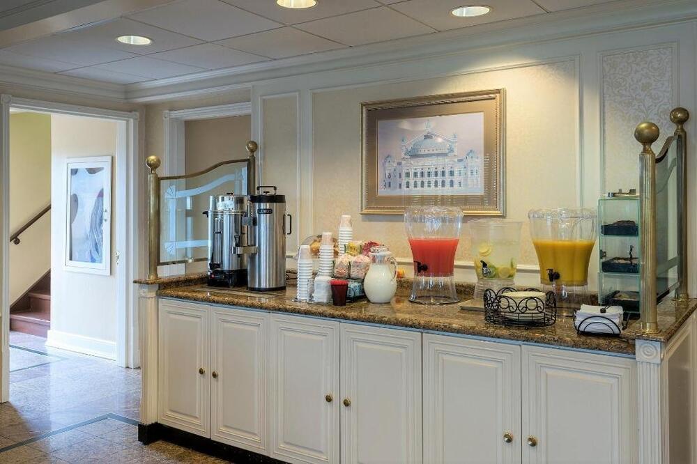 Foto de una habitación de Hotel Five Towns Inn - JFK Airport