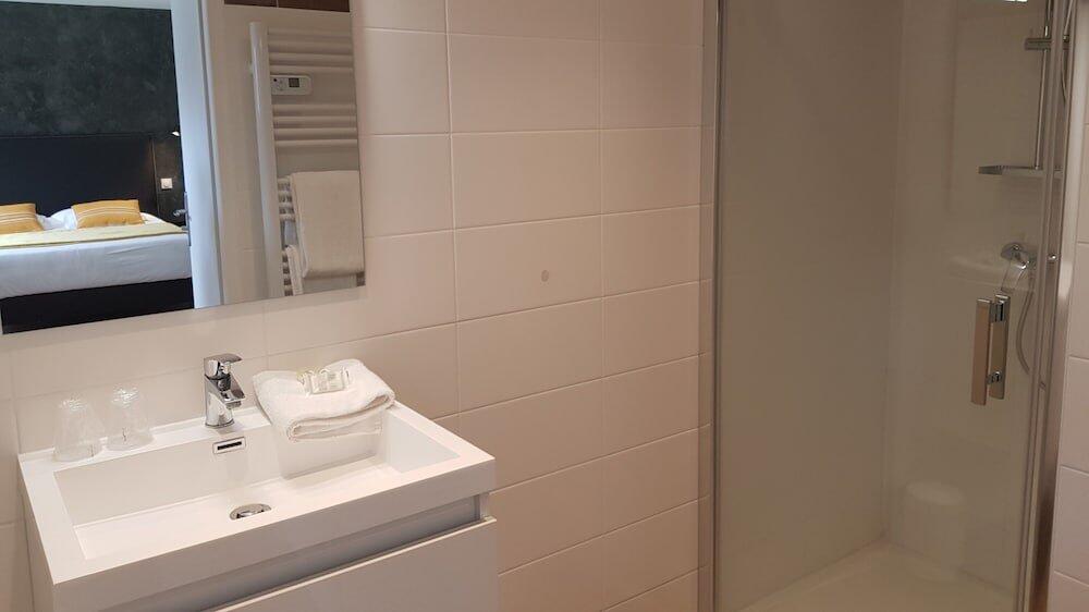Foto del baño de Hotel Le Beaugency