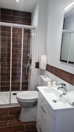 Foto del baño de Hotel Le Beaugency
