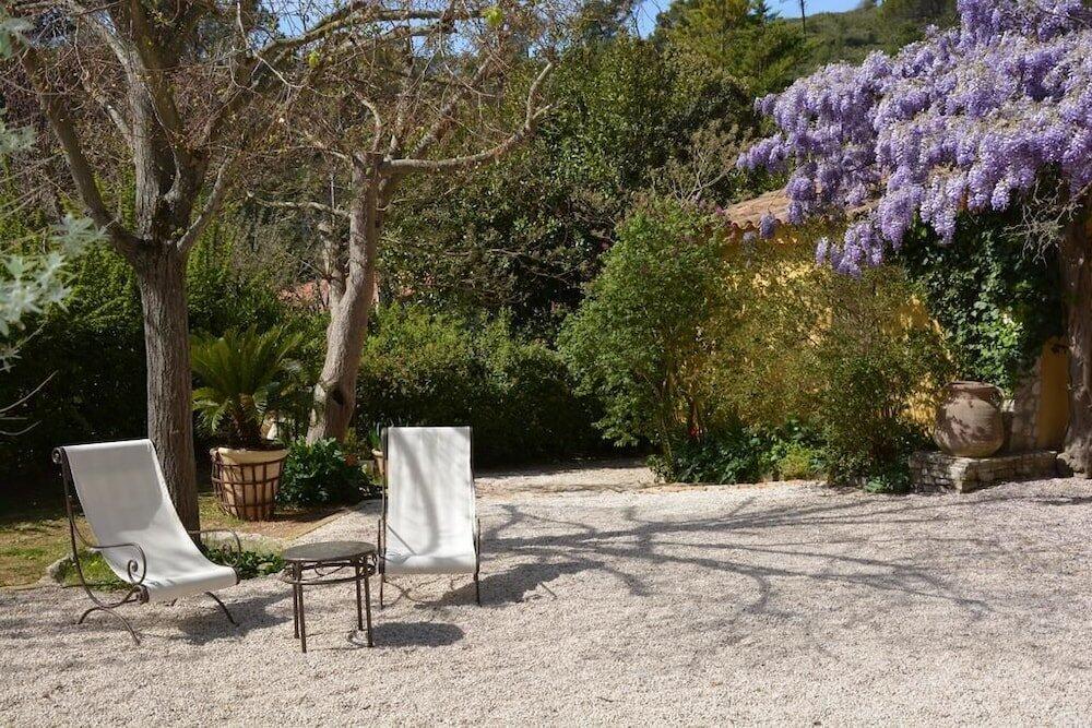 Foto de las zonas nobles de Bed-and-Breakfast Le Mas des Aludes
