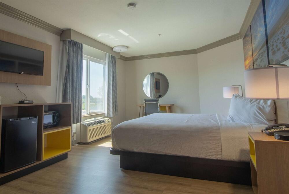 Foto de una habitación de Hotel Days Inn by Wyndham Carlsbad