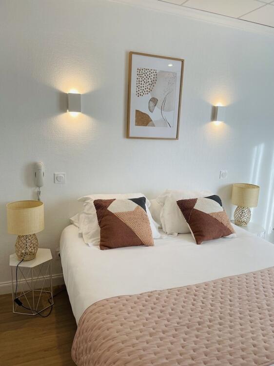 Foto de una habitación de Hôtel Porte Mars Reims Gare Centre