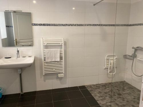 Foto del baño de Hôtel Le Saint Patrice