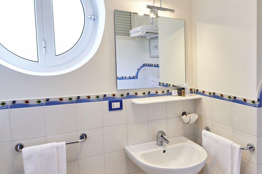 Foto del baño de Corte Di Nettuno - CDSHotels