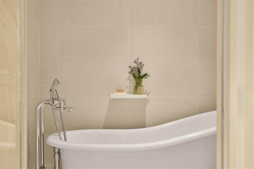 Foto del baño de Hôtel du Louvre, in The Unbound Collection by Hyatt