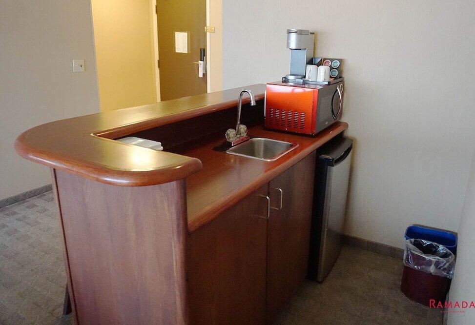 Foto de una habitación de Ramada by Wyndham Kelowna Hotel &amp;amp; Conference Center