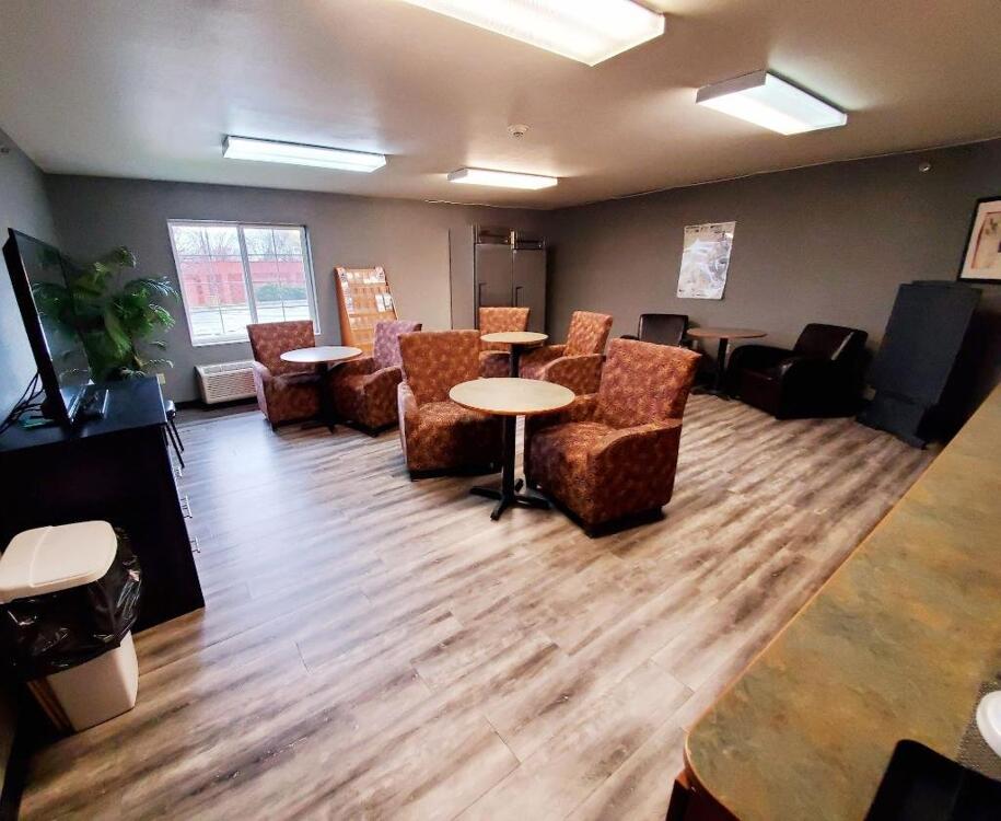 Foto de restauración de Hotel Americas Best Value Inn &amp;amp; Suites Racine