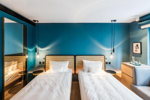Foto de una habitación de Maximilian Hotel